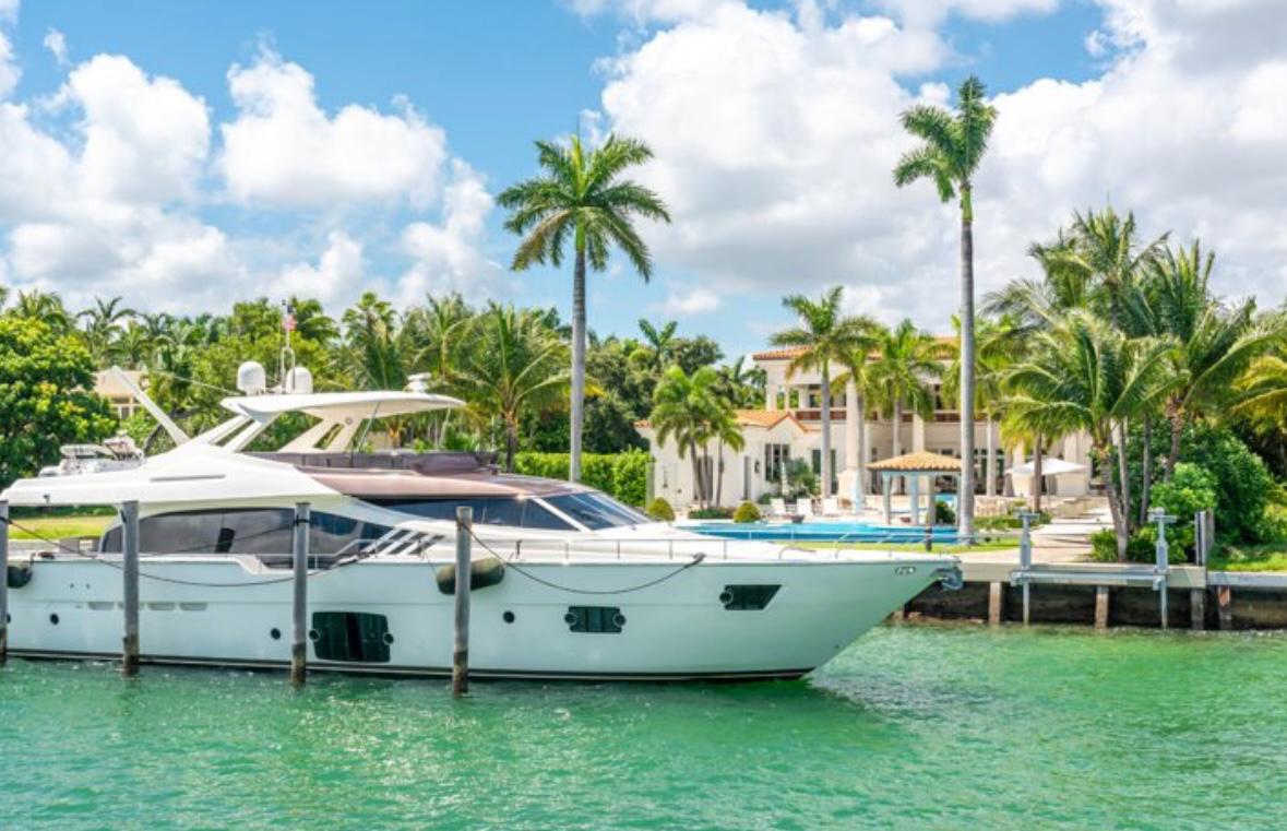 Recorrido por las casas de los famosos