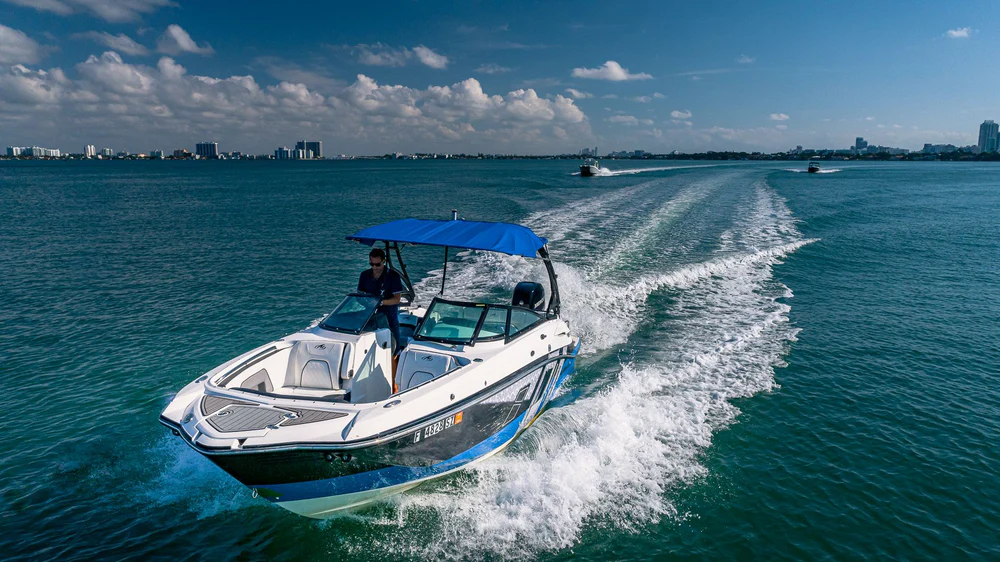 Monterey Sport 27 pieds