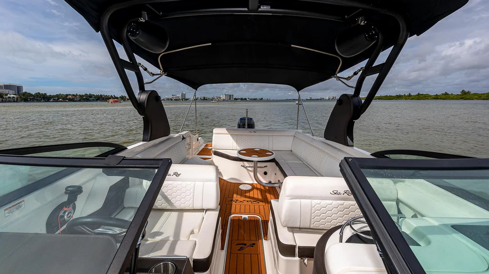 Sea Ray 29 ft.