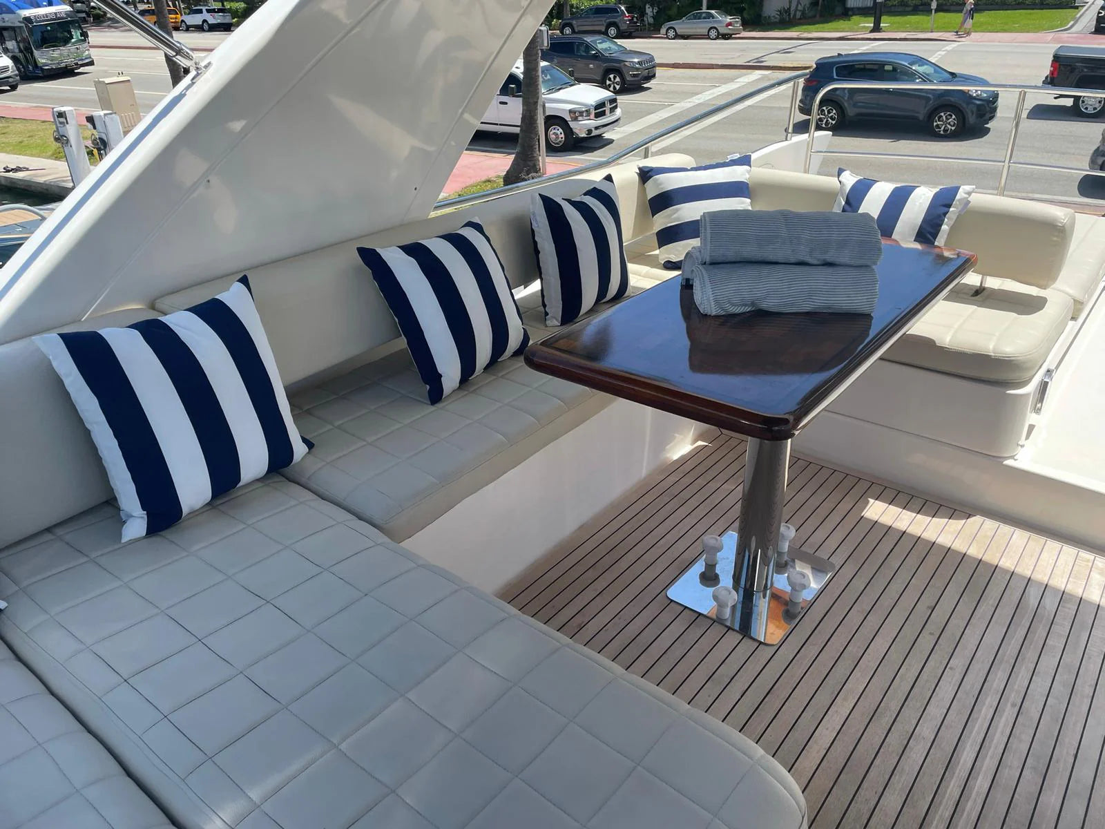 Flybridge Azimut 55