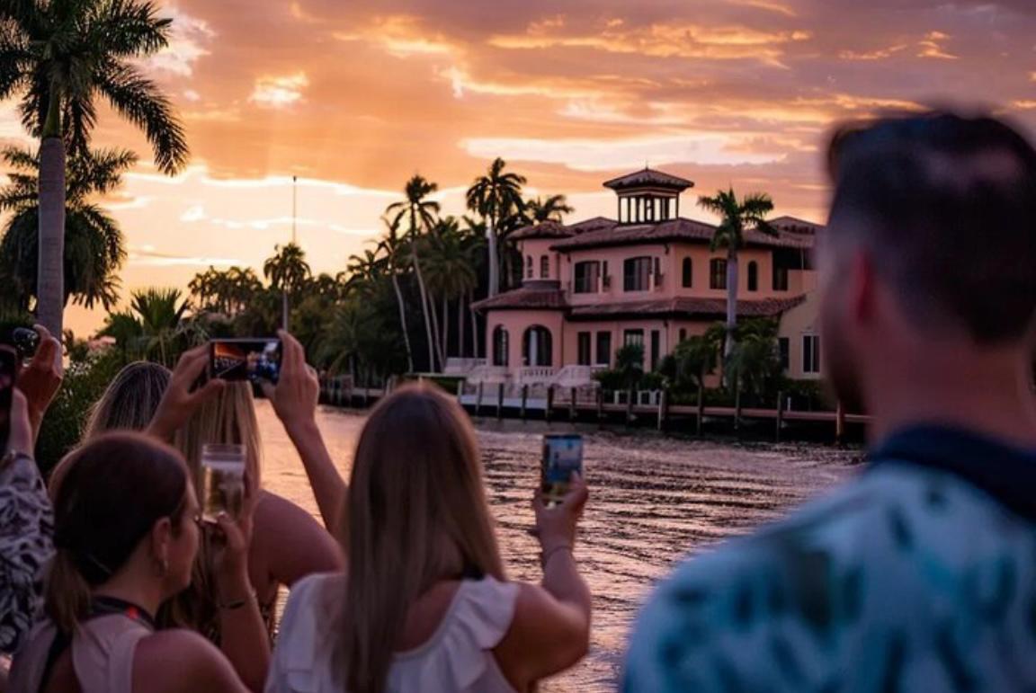 Recorrido por las casas de los famosos